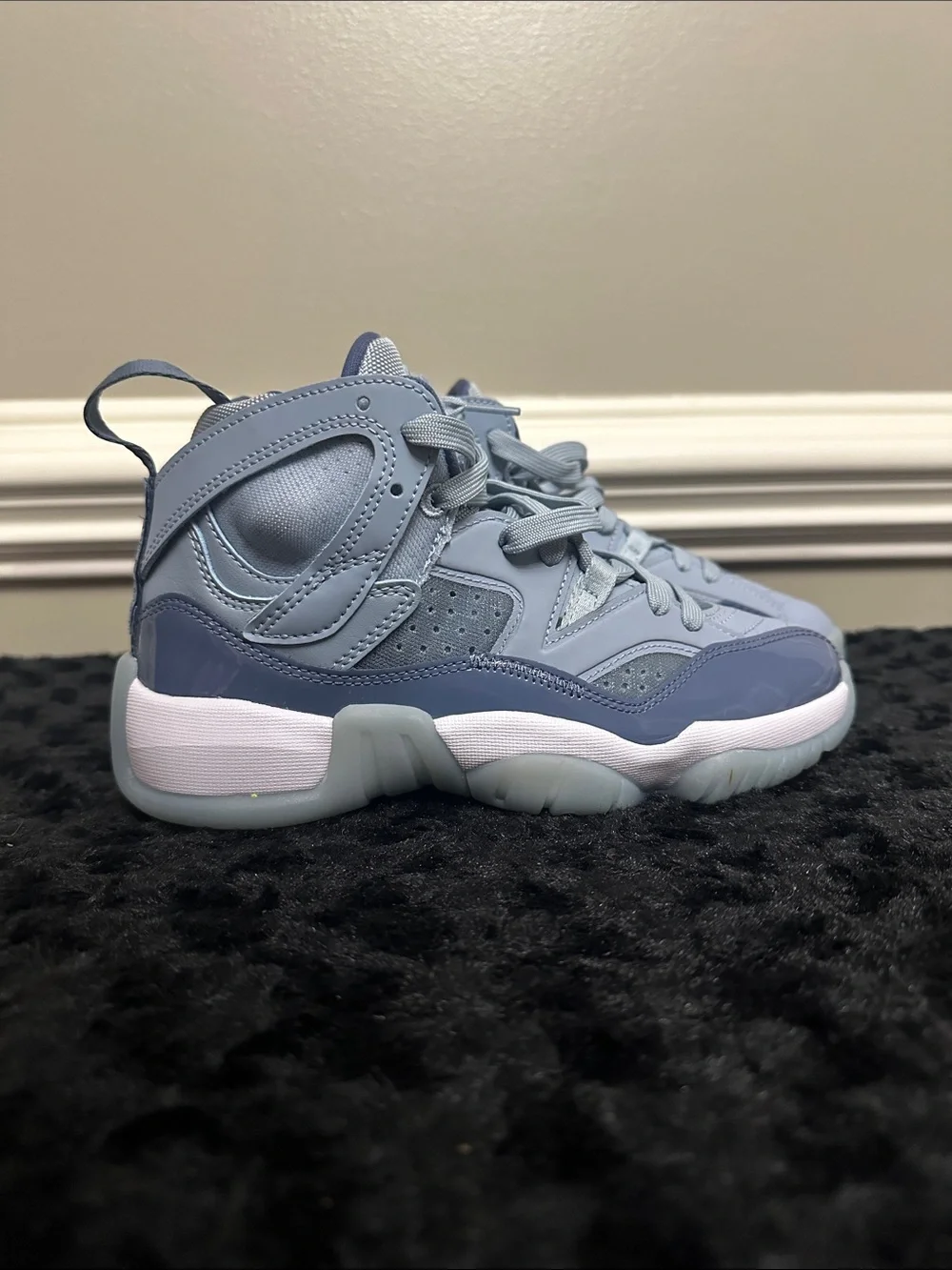 Nike Jumpman Two Trey shoes in ice blue Sz 5.5